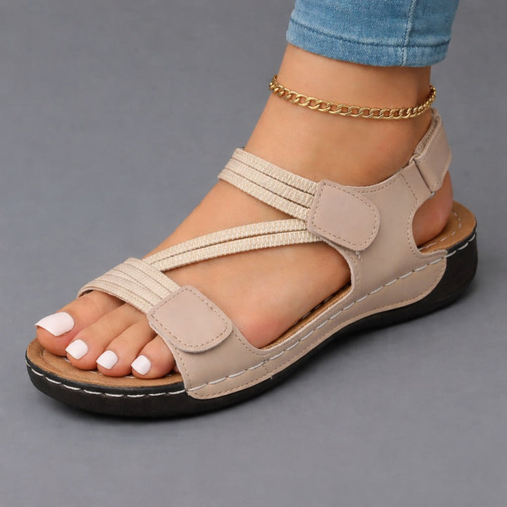 Alana – Sandale compensée, design tressé élégant et confort optimal