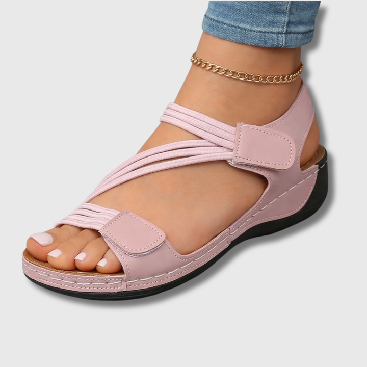 Alana – Sandale compensée, design tressé élégant et confort optimal